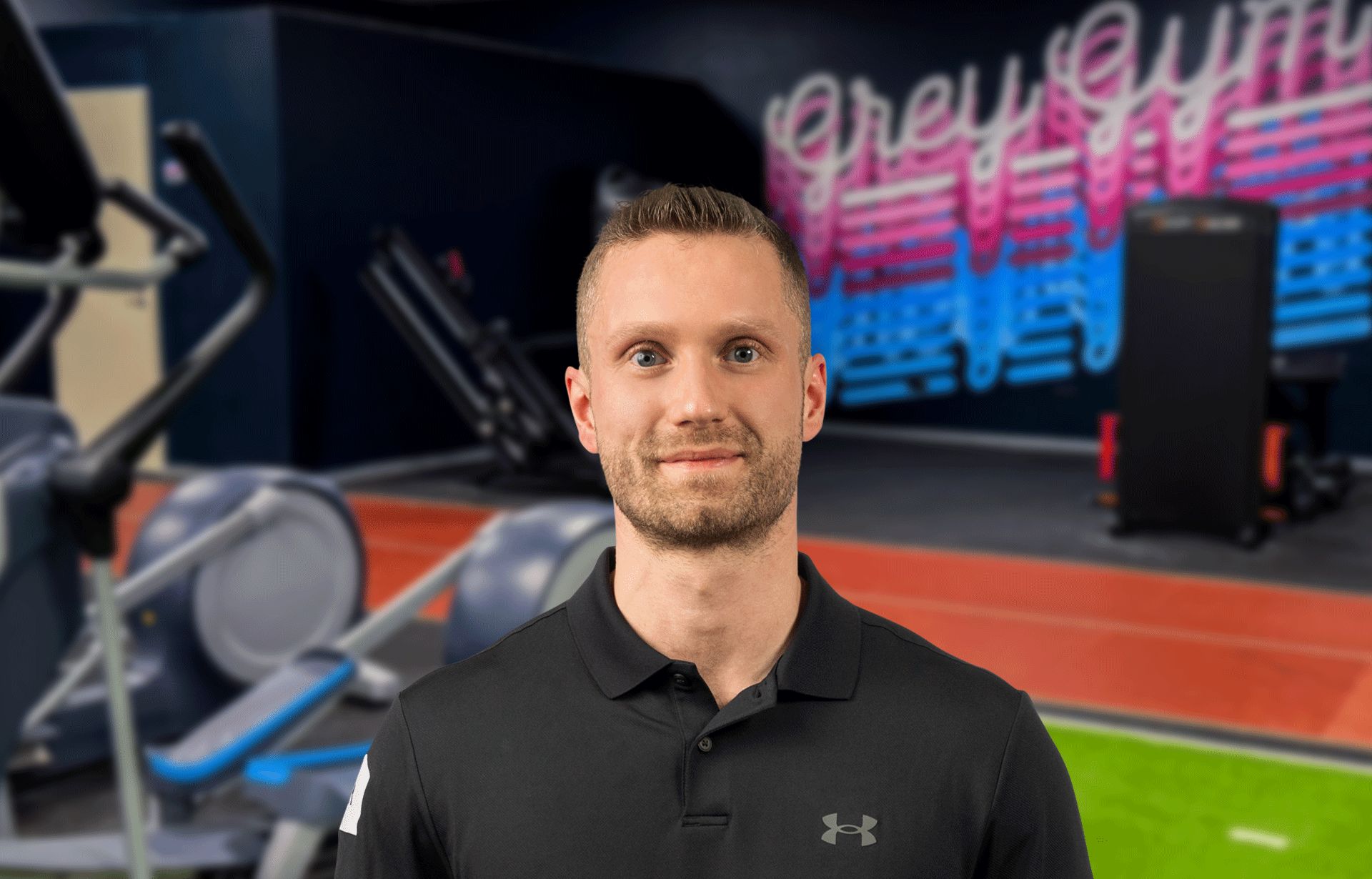 Mike, Cheftrainer im GREY GYM